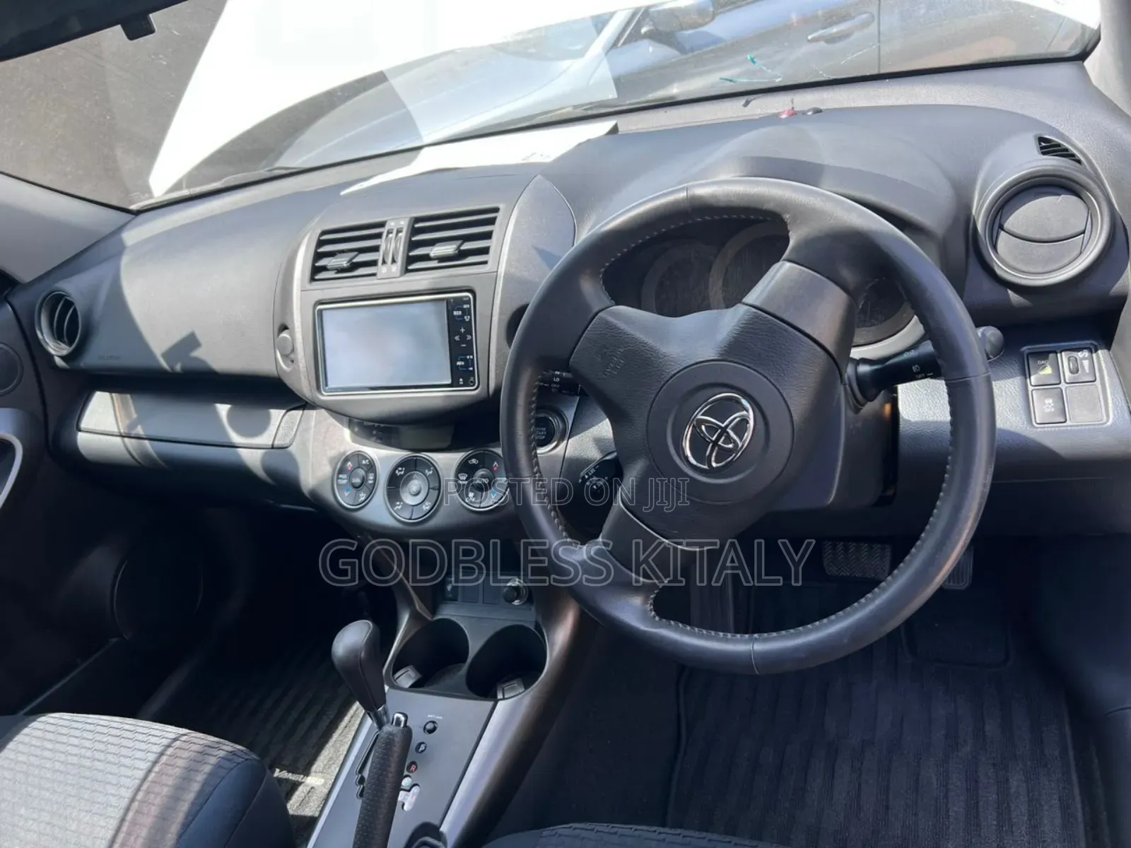 Toyota Vanguard 2009 White