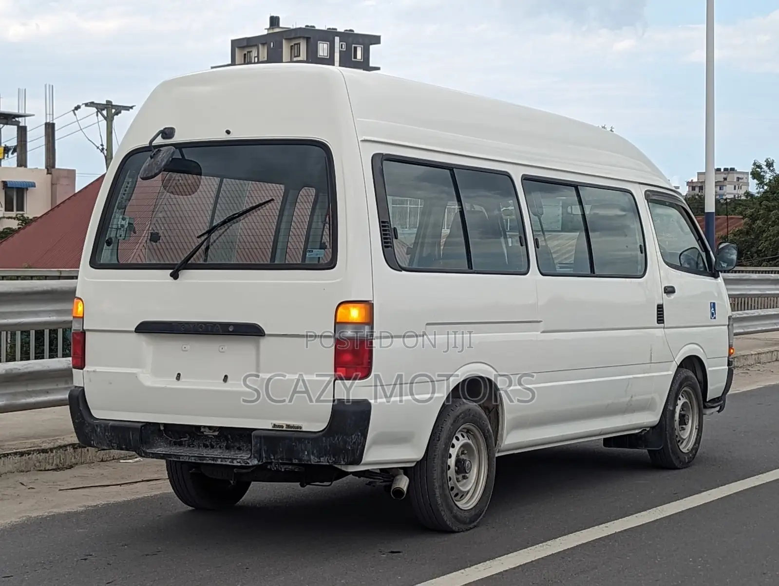Toyota HiAce 2002 White