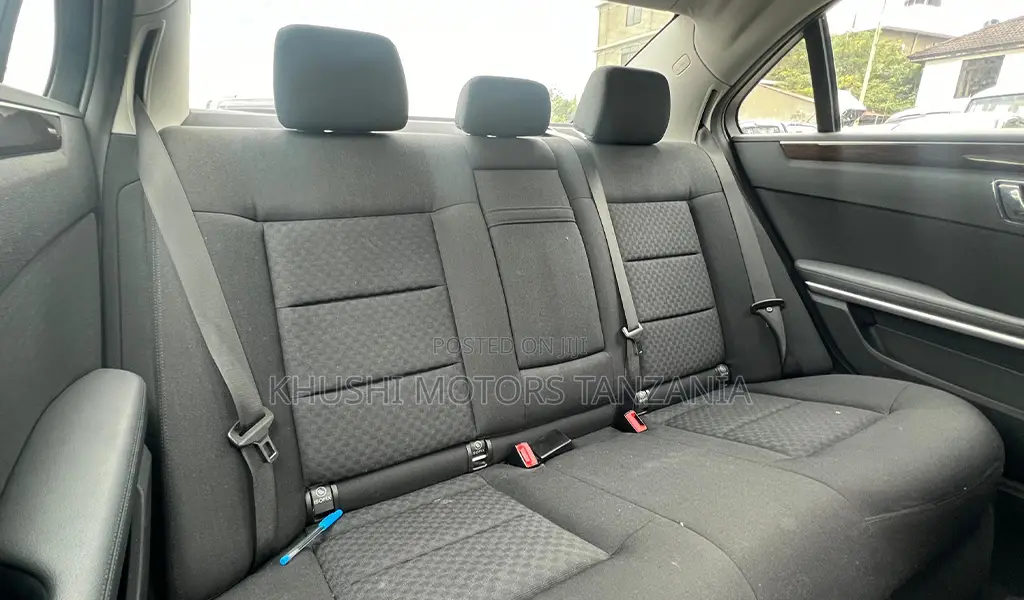 Mercedes-Benz E250 2010 Silver