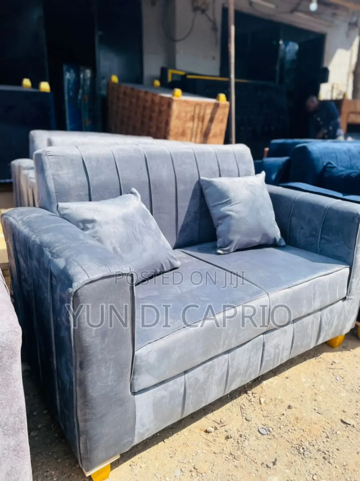 Sofa Kali Sana Mpya
