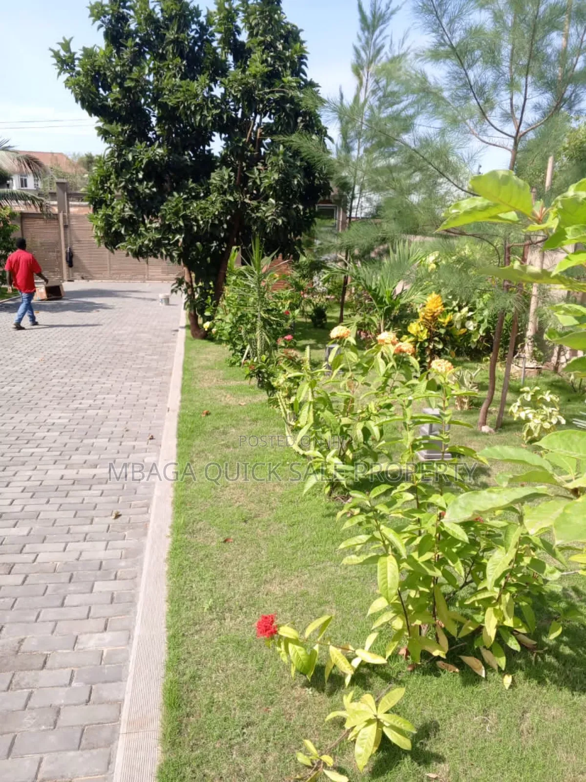 3bdrm House in Mivumoni Madale, Goba for sale