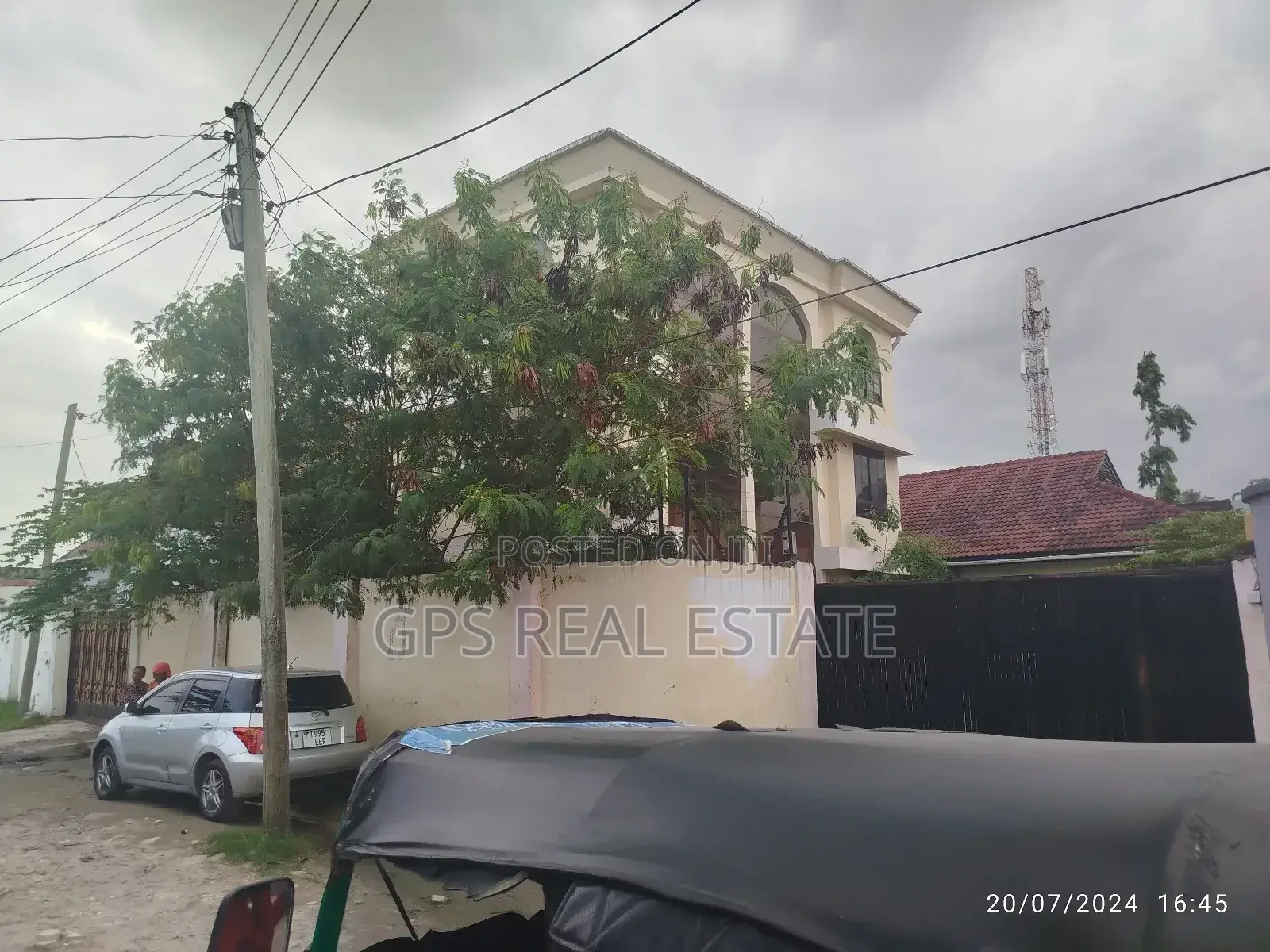 7bdrm House in Kijitonyama, Kinondoni for sale