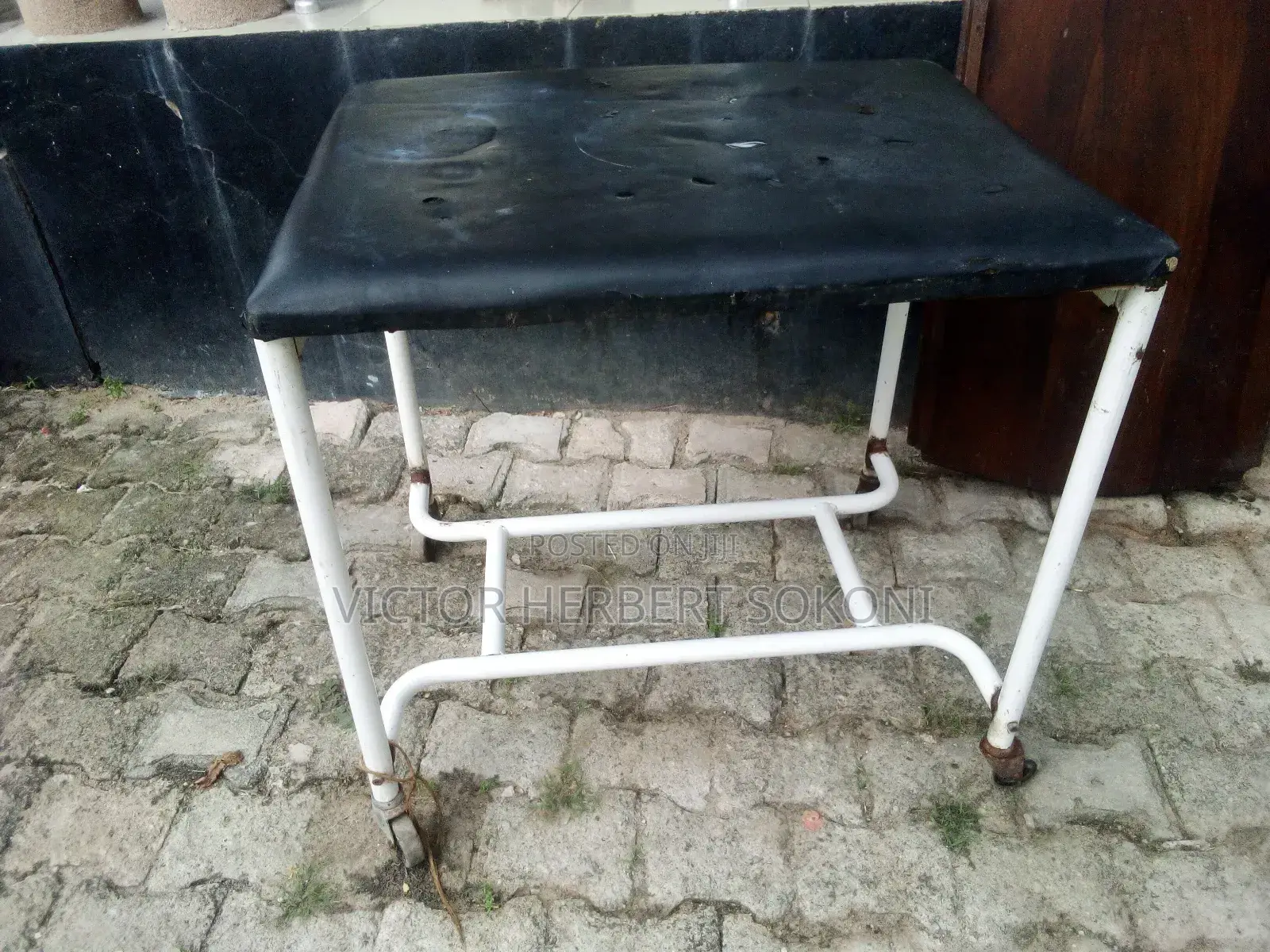 Meza Nzuri Ya Hospital Inaweza Tumika Matumizi Mengine