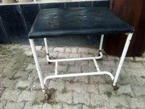 Meza Nzuri Ya Hospital Inaweza Tumika Matumizi Mengine