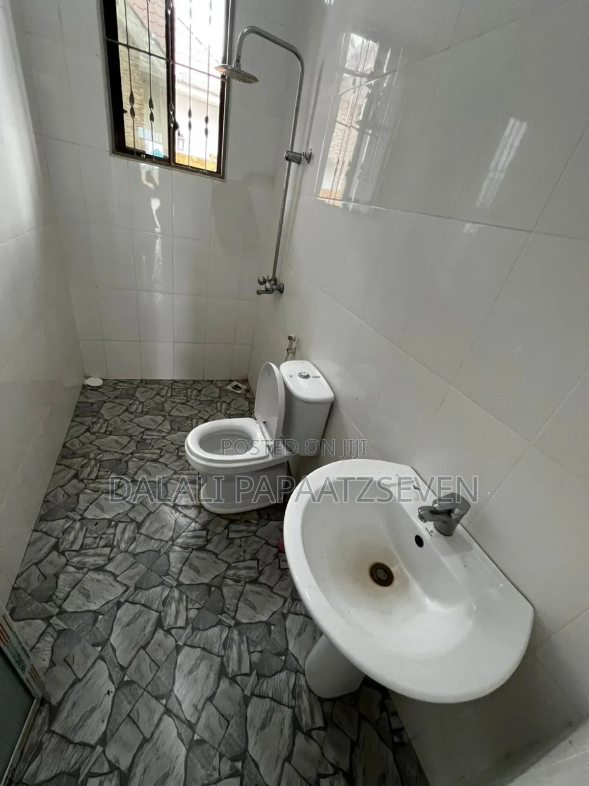 2bdrm Apartment in Dalalipapaatzseven, Bweni for rent