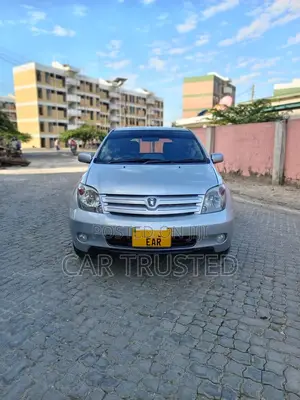 Toyota IST 2005 Silver