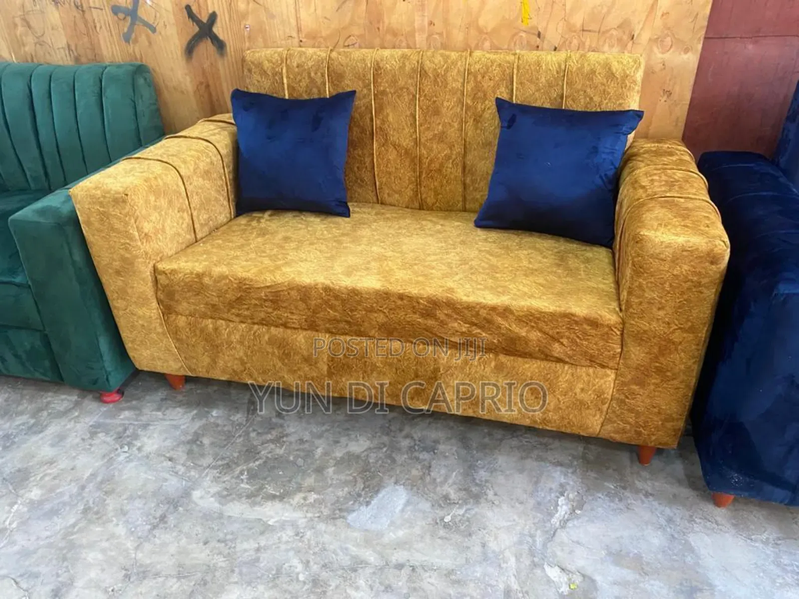 Sofa Kali Sana Mpya