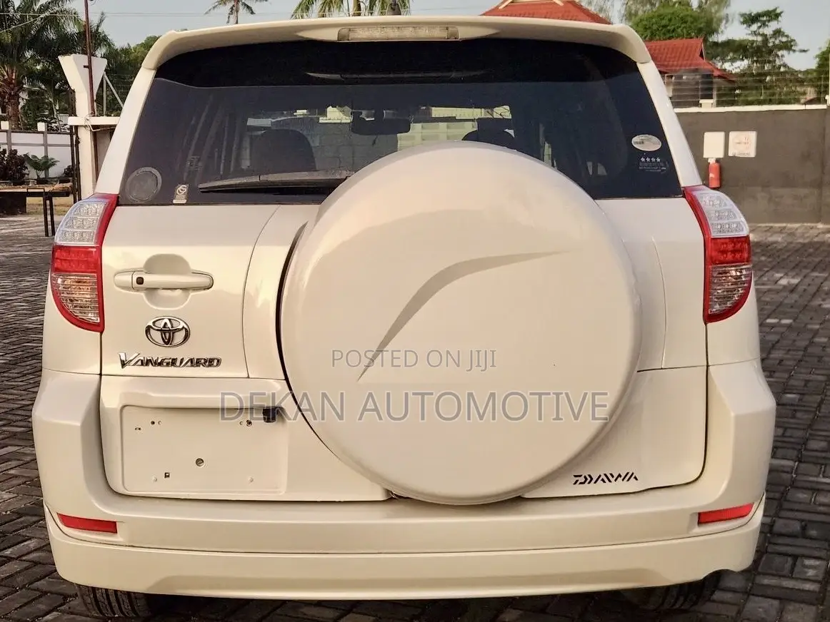Toyota Vanguard 2009 White