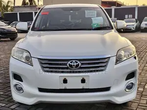 Toyota Vanguard 2009 White