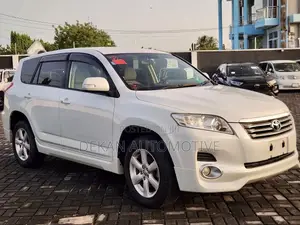 Toyota Vanguard 2009 White