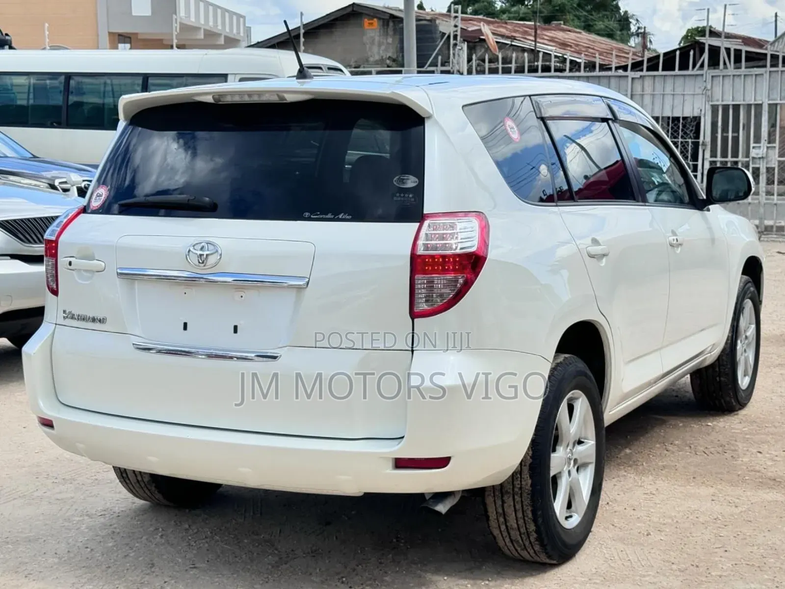 Toyota Vanguard 2008 White