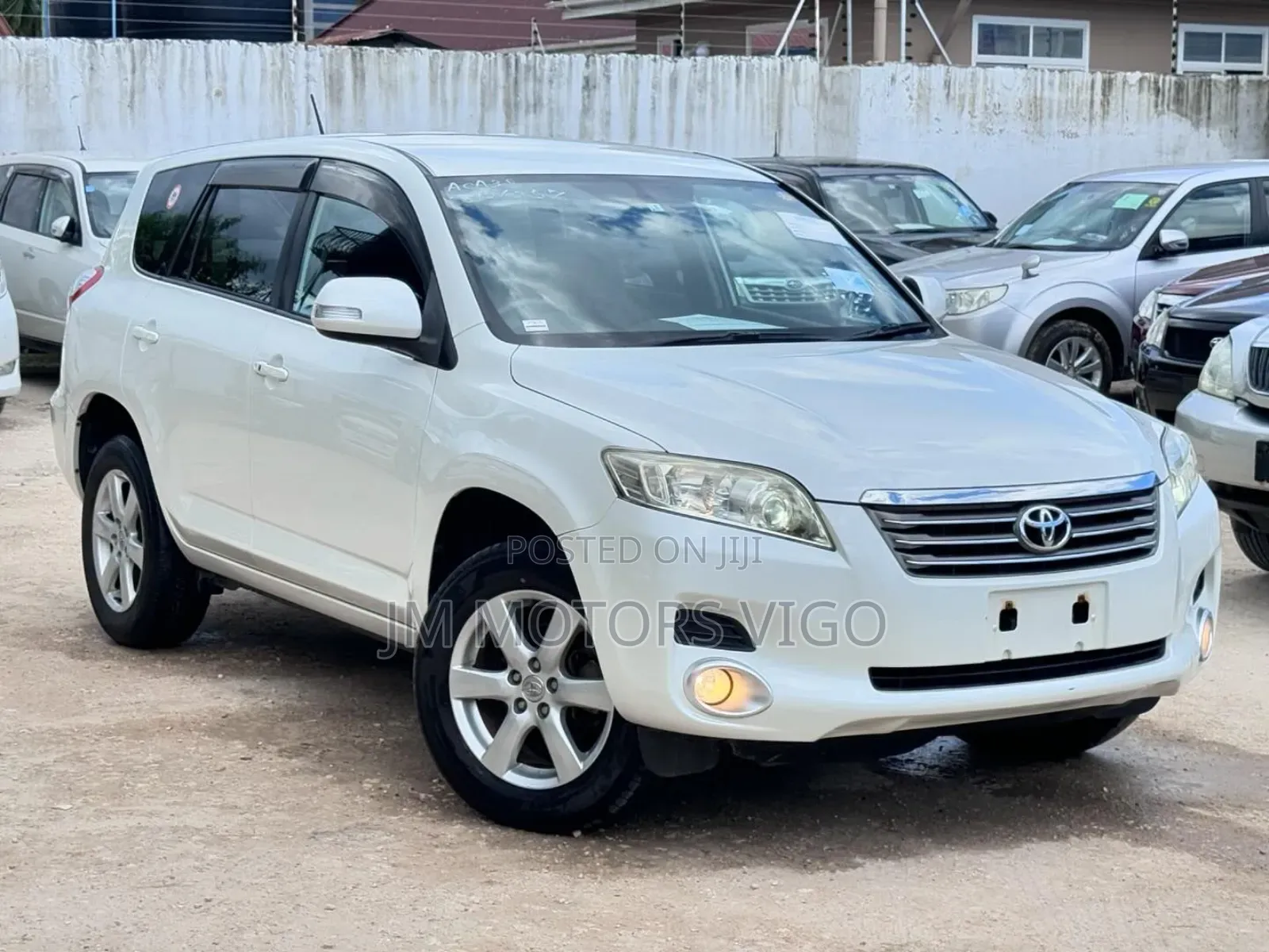 Toyota Vanguard 2008 White