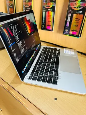 Laptop Apple MacBook Pro 2020 16GB Intel Core I5 SSD 512GB