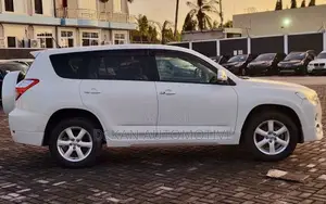 Toyota Vanguard 2009 White