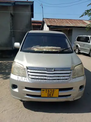 Toyota Noah 2003 Silver
