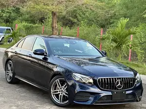 Mercedes-Benz E220 2017 Blue