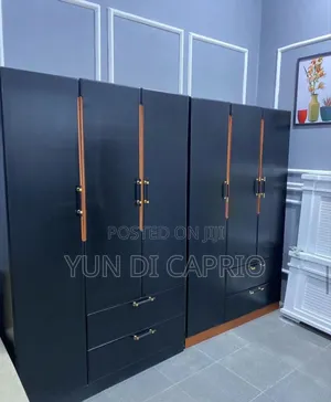 Kabati Milango Mitatu