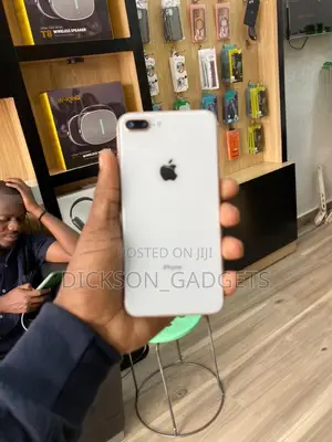 Apple iPhone 8 Plus 64 GB Gold