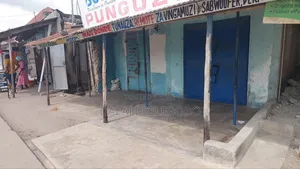 13bdrm Bungalow in Yombo Kwa Limboa for sale