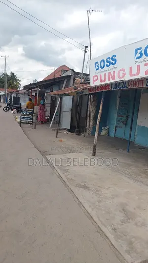 13bdrm Bungalow in Yombo Kwa Limboa for sale