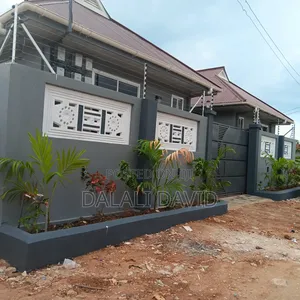 2bdrm Shared Apartment in David Super Agent, Kijitonyama for rent