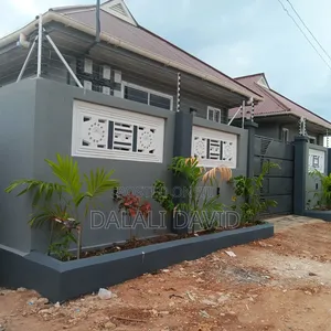 1bdrm Shared Apartment in David Super Agent, Kijitonyama for rent