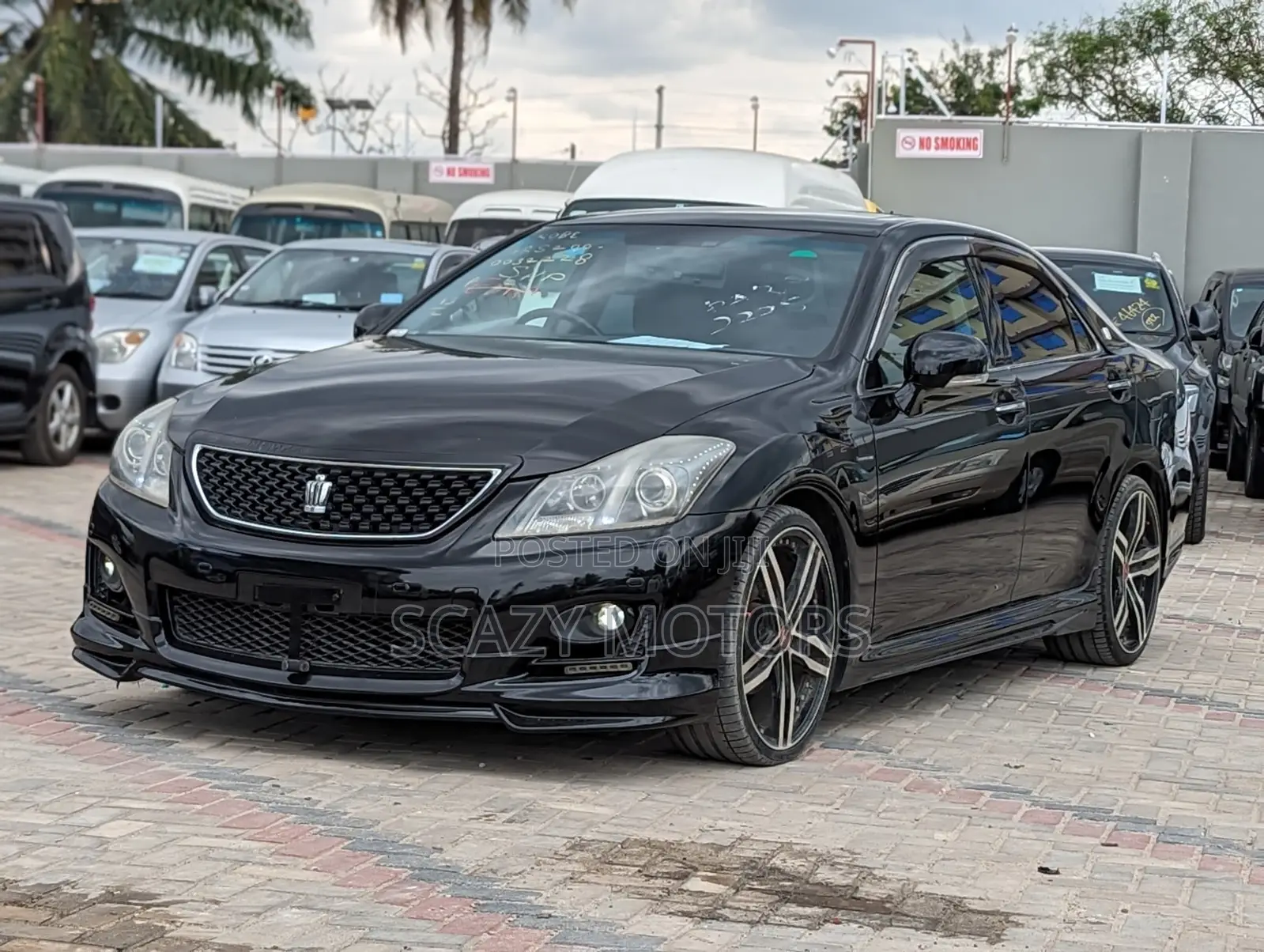 Toyota Crown 2010 Black