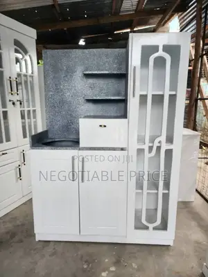 Meza Ya Gesi Yenye Kabati