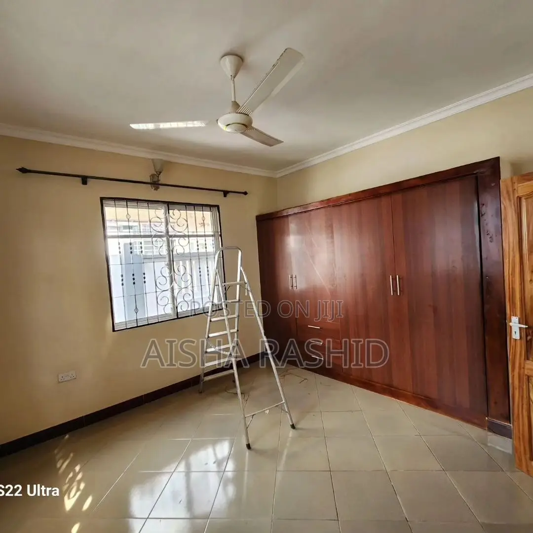 4bdrm House in Goba for sale