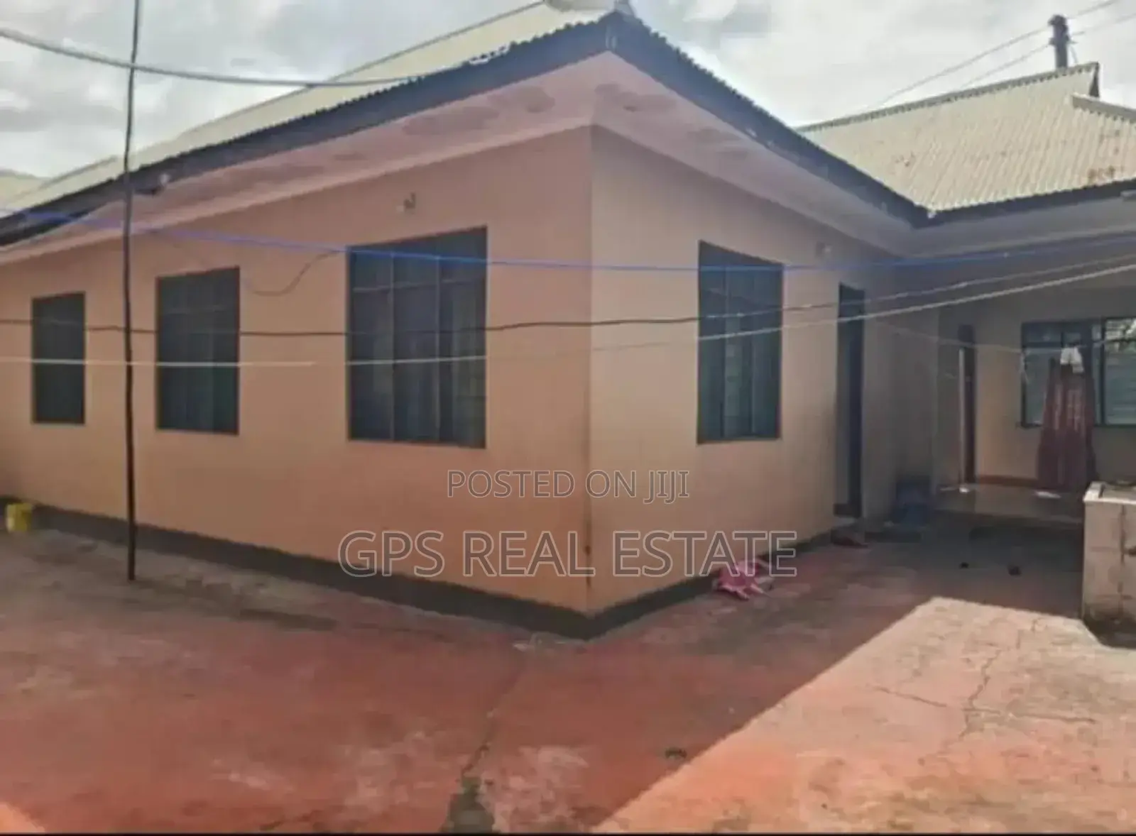 11bdrm House in Mbagala Zackiem, Temeke for sale