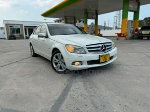 Mercedes-Benz C200 2010 Off white
