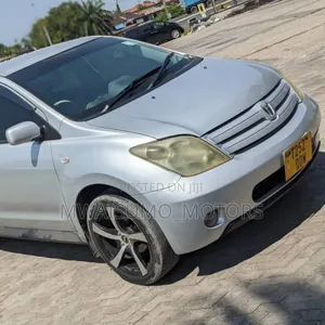 Toyota IST 2002 Silver