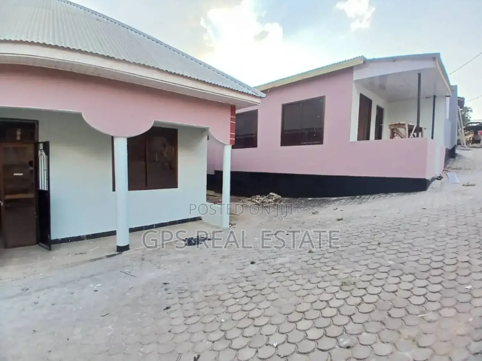 8bdrm House in Mbezi Mwisho Upande, Kinondoni for sale