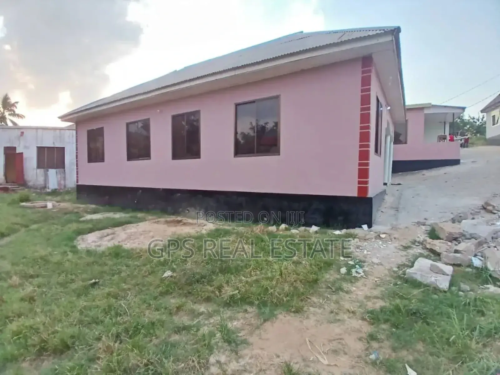 8bdrm House in Mbezi Mwisho Upande, Kinondoni for sale