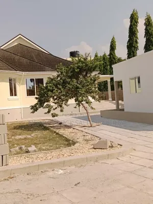 5bdrm House in Goba for rent