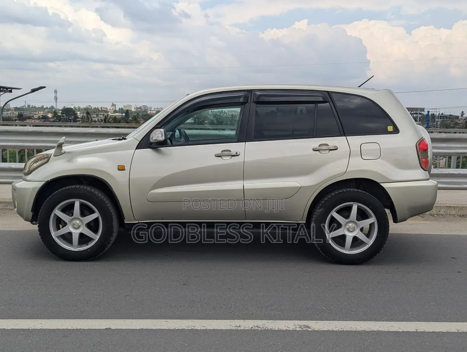 Toyota RAV4 Automatic 2003 Gold