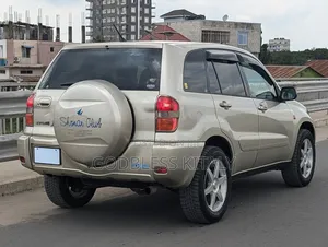Toyota RAV4 Automatic 2003 Gold