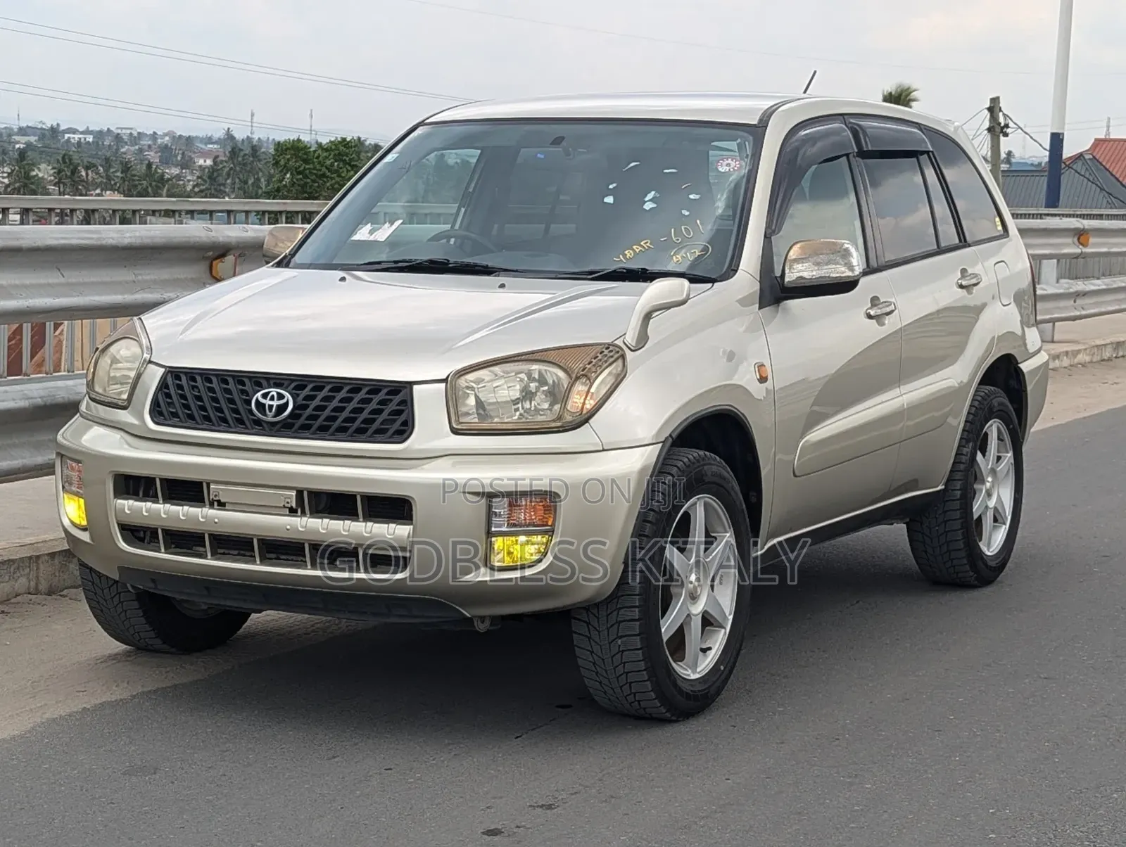 Toyota RAV4 Automatic 2003 Gold