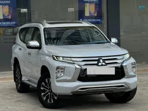 Mitsubishi Pajero 2021 White