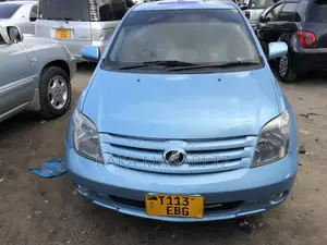Toyota IST 2005 Blue