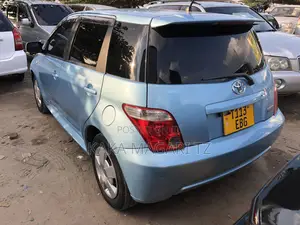 Toyota IST 2005 Blue