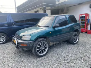 Toyota RAV4 1999 Green