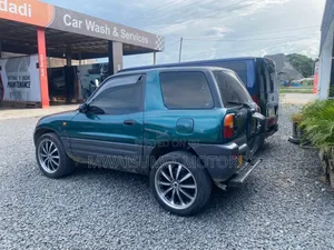 Toyota RAV4 1999 Green