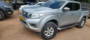 Nissan Navara 2020 Silver
