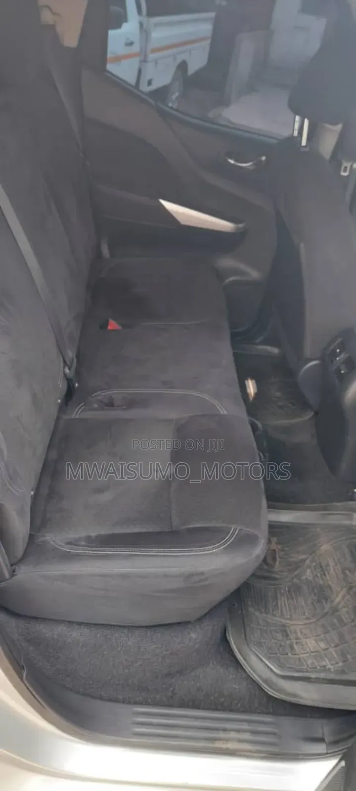 Nissan Navara 2020 Silver