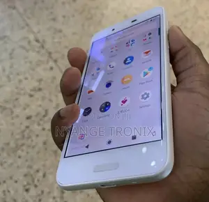 Sharp Aquos Sense SHV40 32 GB White