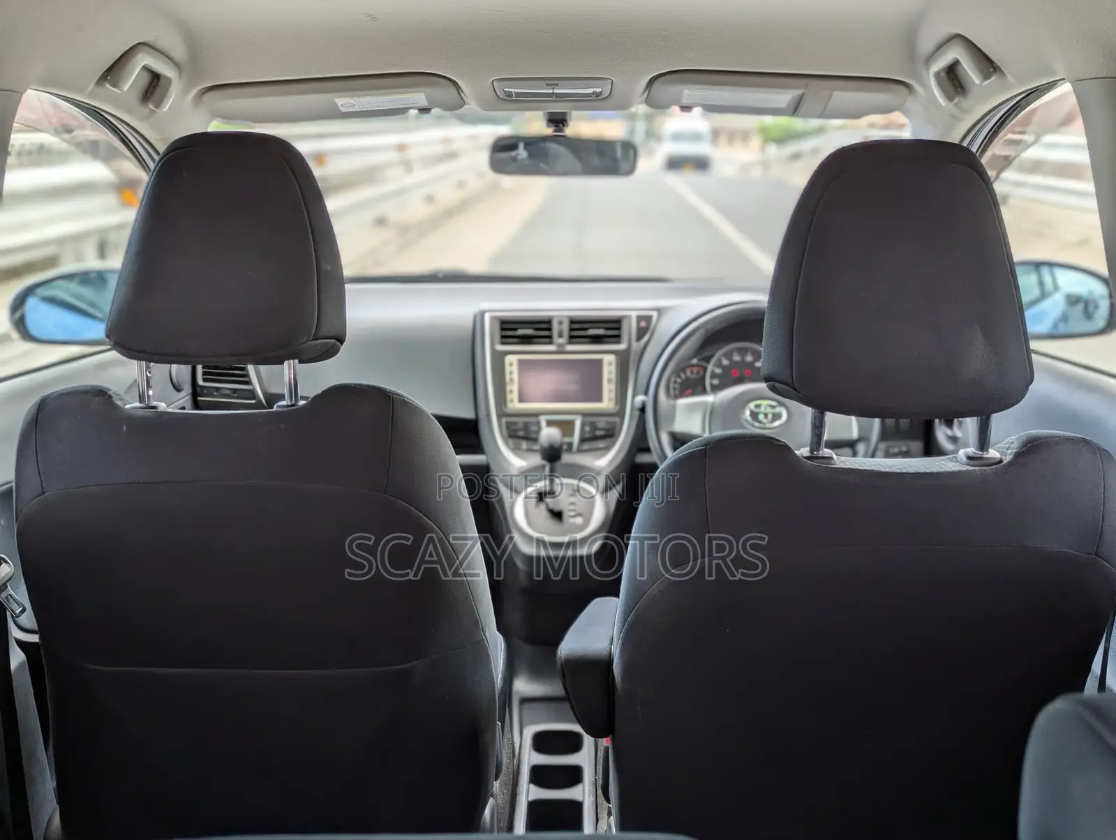 Toyota Ractis 2014 Blue