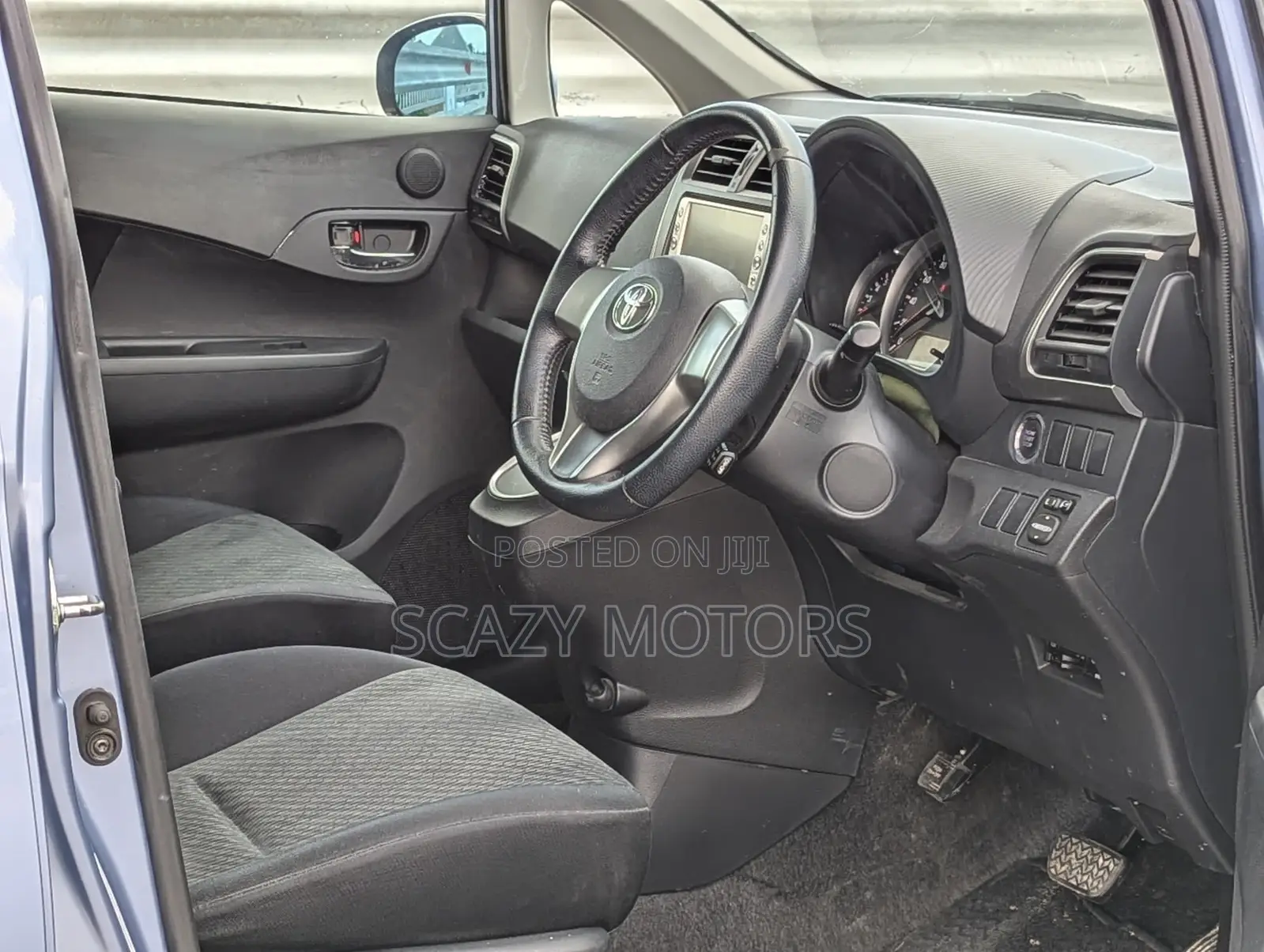 Toyota Ractis 2014 Blue