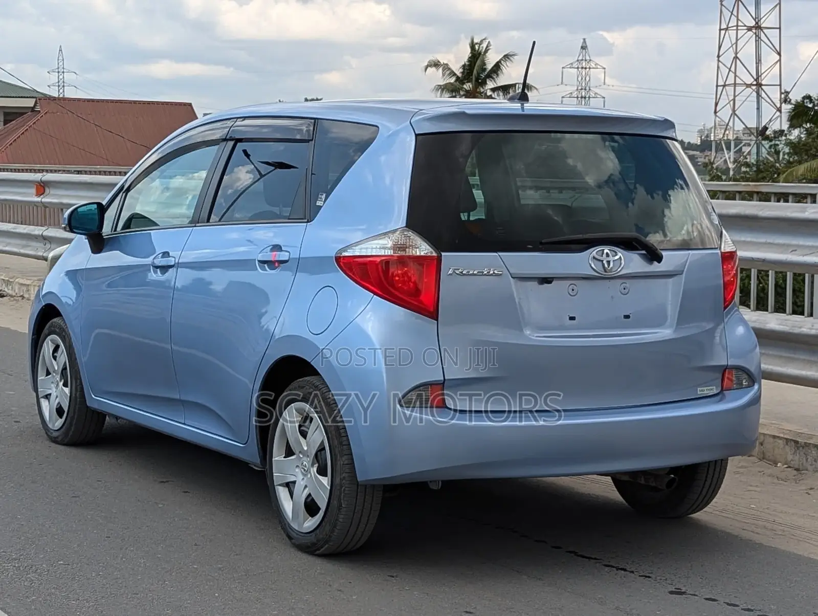 Toyota Ractis 2014 Blue