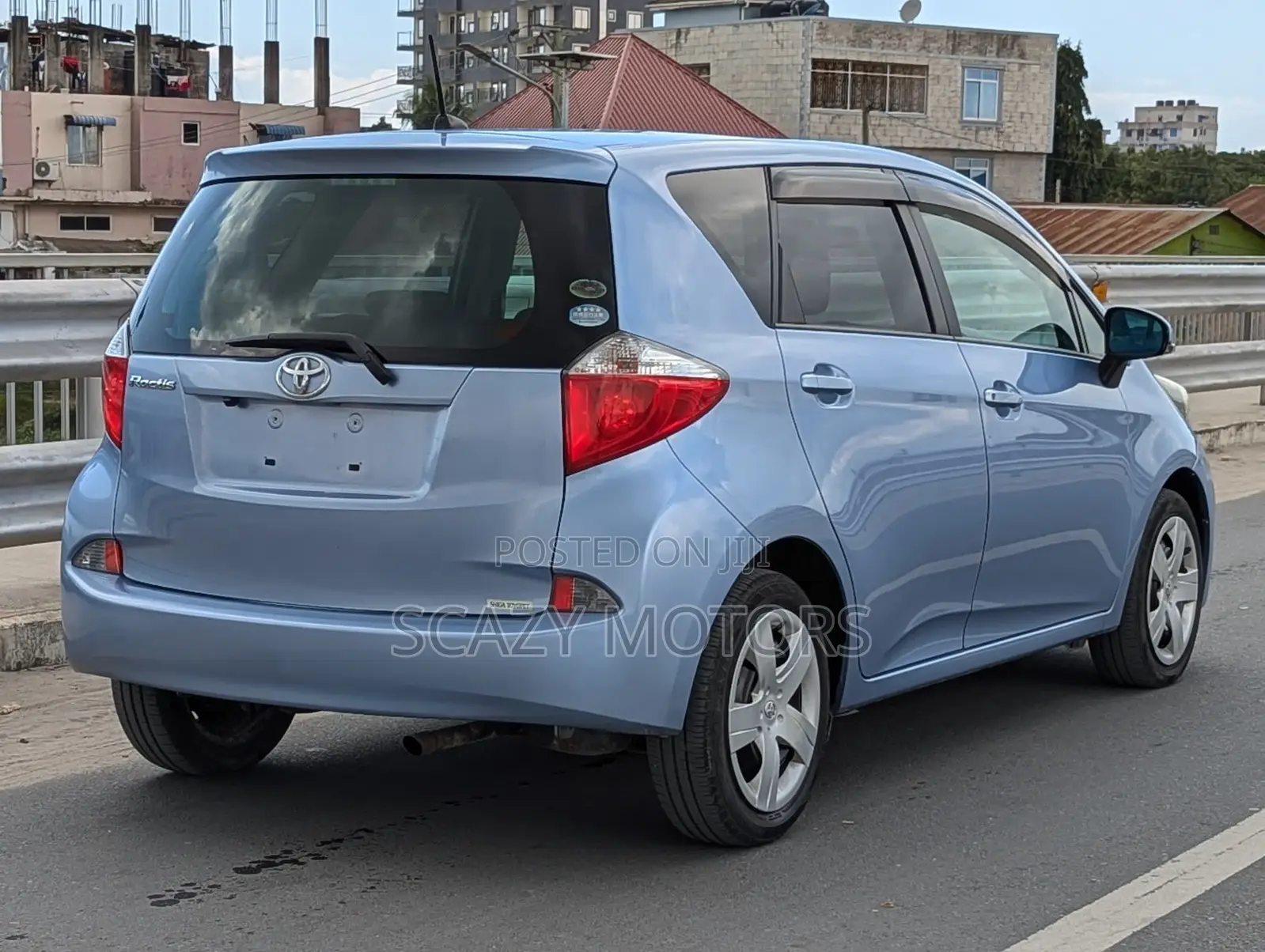 Toyota Ractis 2014 Blue